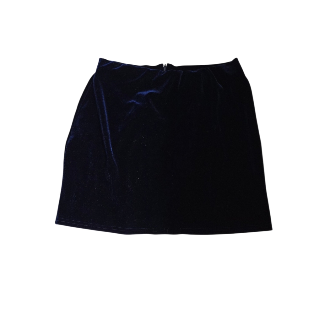Chic Black Velvet Mini Skirt